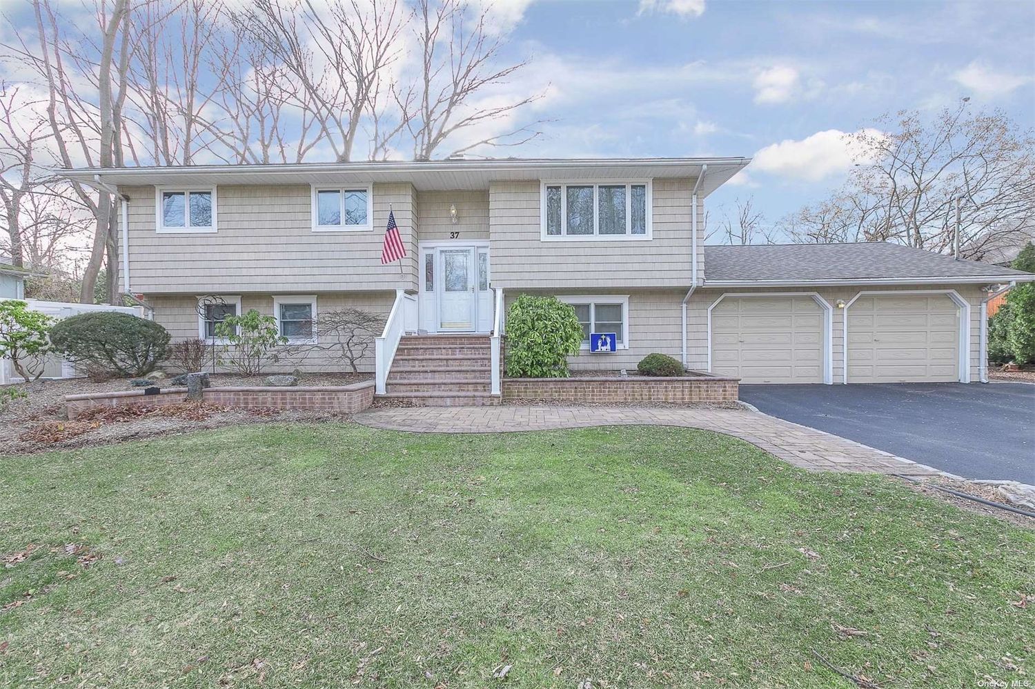 37 Laurel Rd