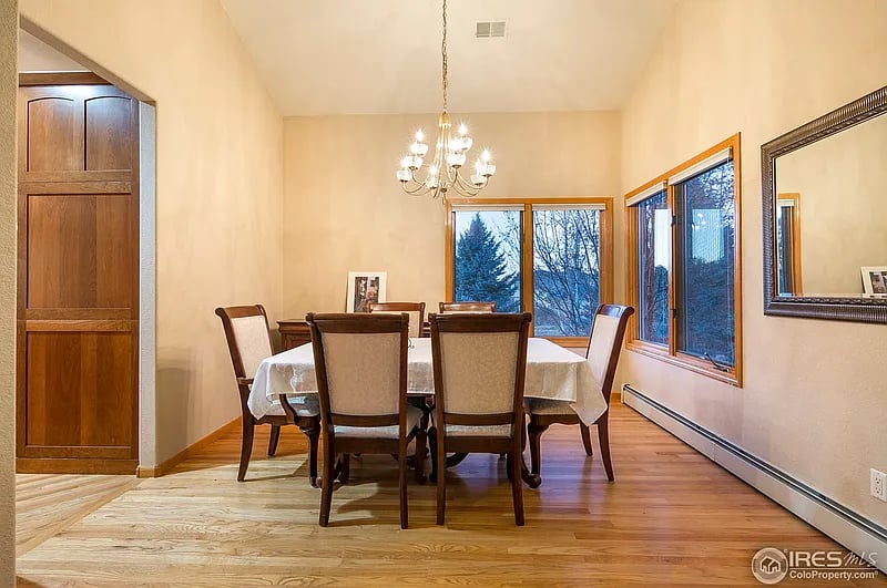 5842 Highland Hills Cir