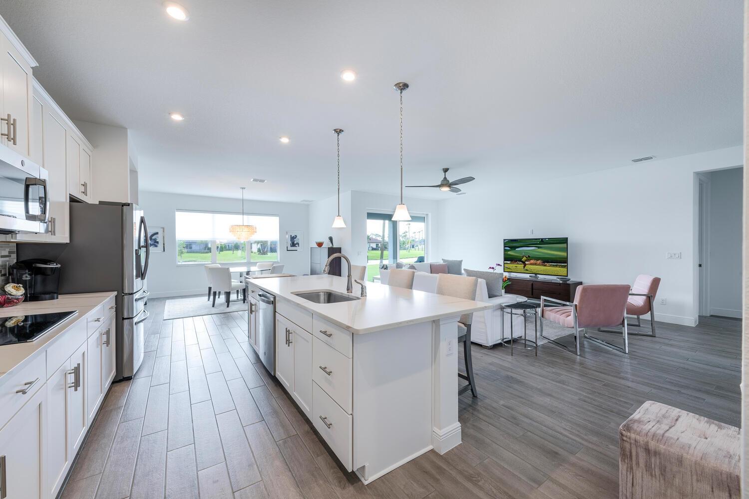 6358 Arcadia Square