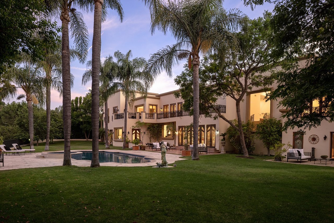 3364 Clerendon Rd, Beverly Hills