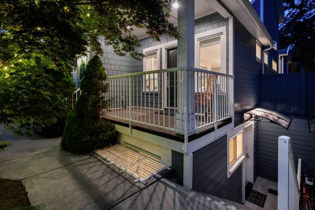 2258 Windridge Dr