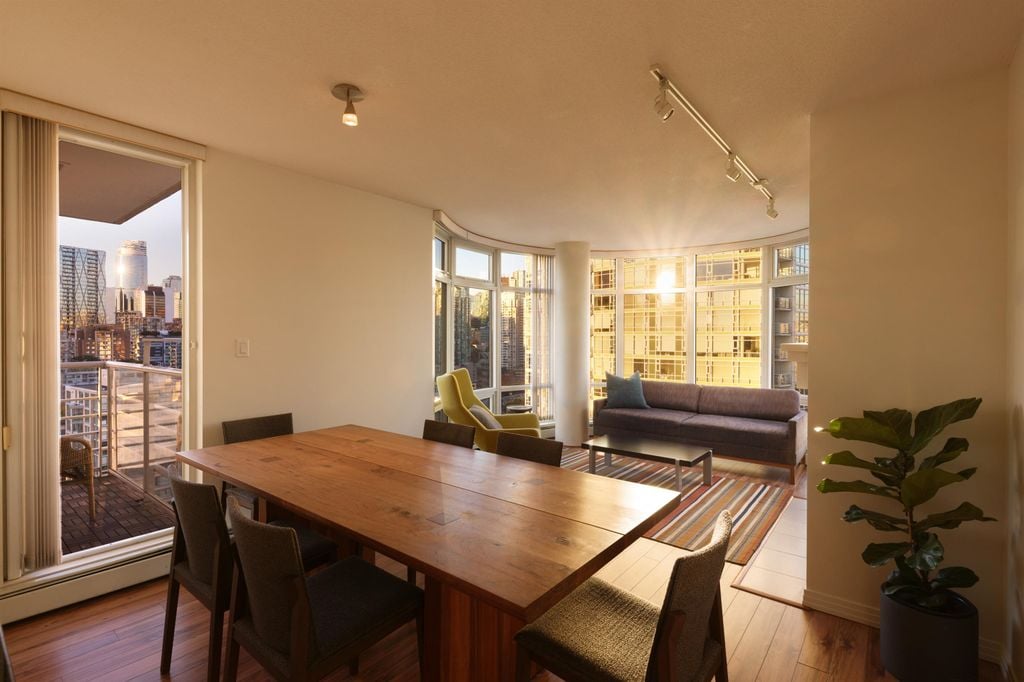 1199 Marinaside Crescent, #2305