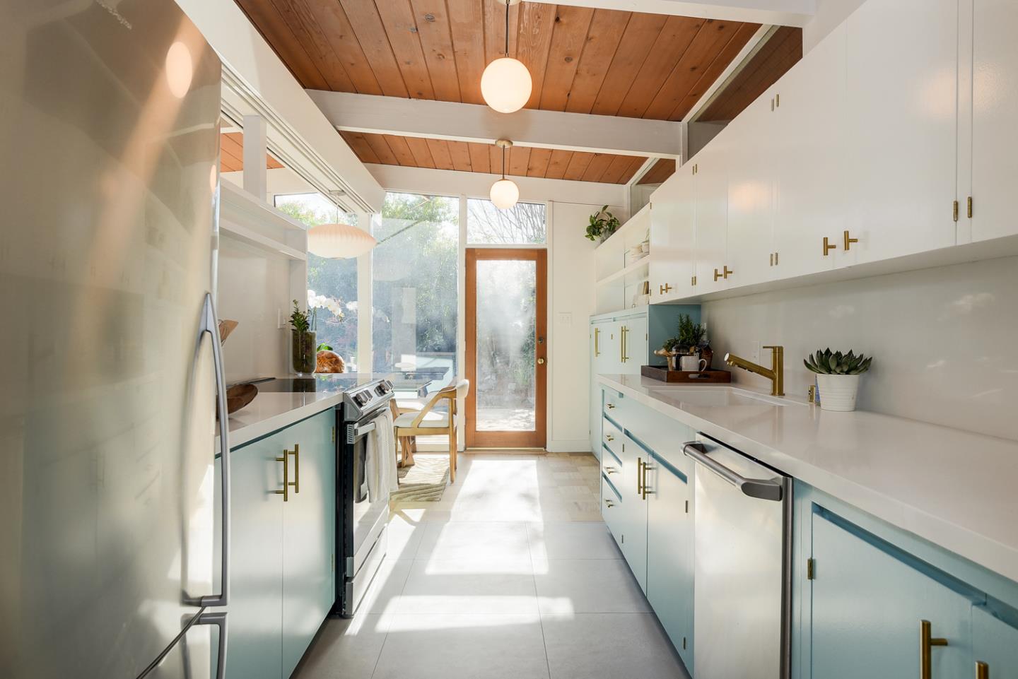 2 Roosevelt Cir