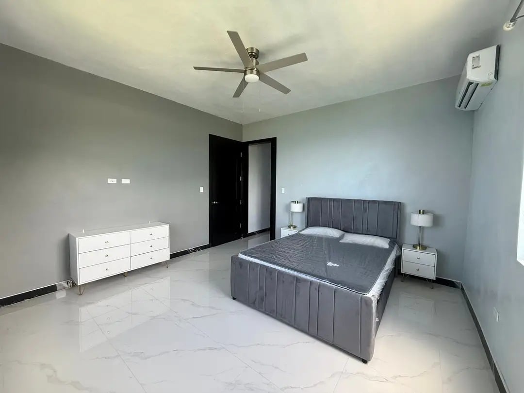 1079 Rogue's Bay 3 Bedroom Apartment 