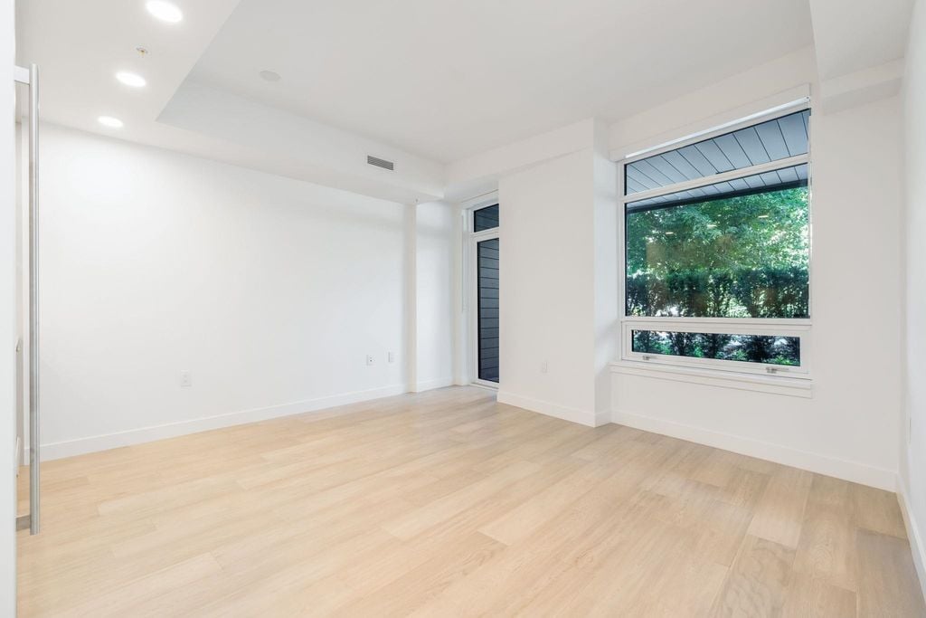 7638 Cambie St, #101