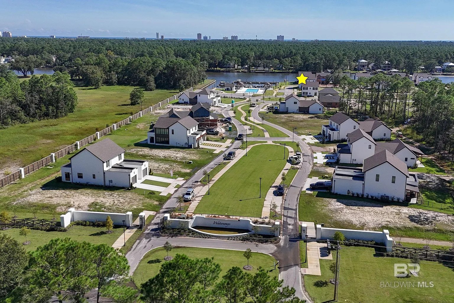 902 Inlet Cir