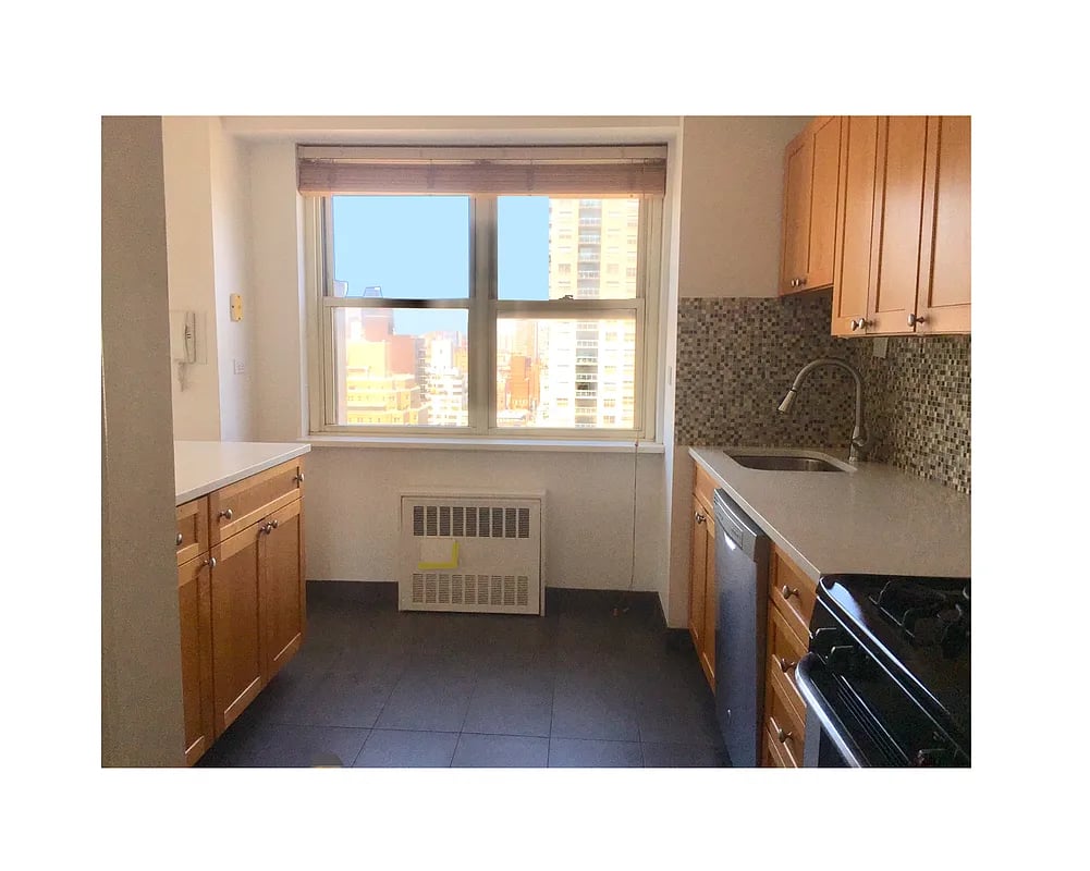 400 East 54th St, #28C