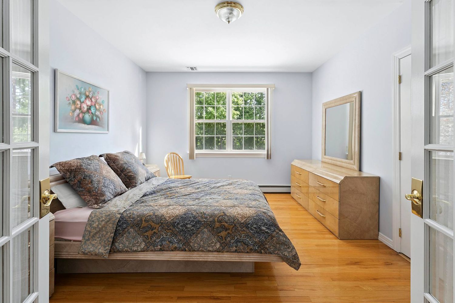 Quogue Elegance in Coveted Southampton Pines