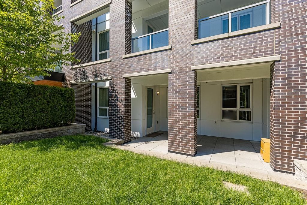 9233 Odlin Rd, #120