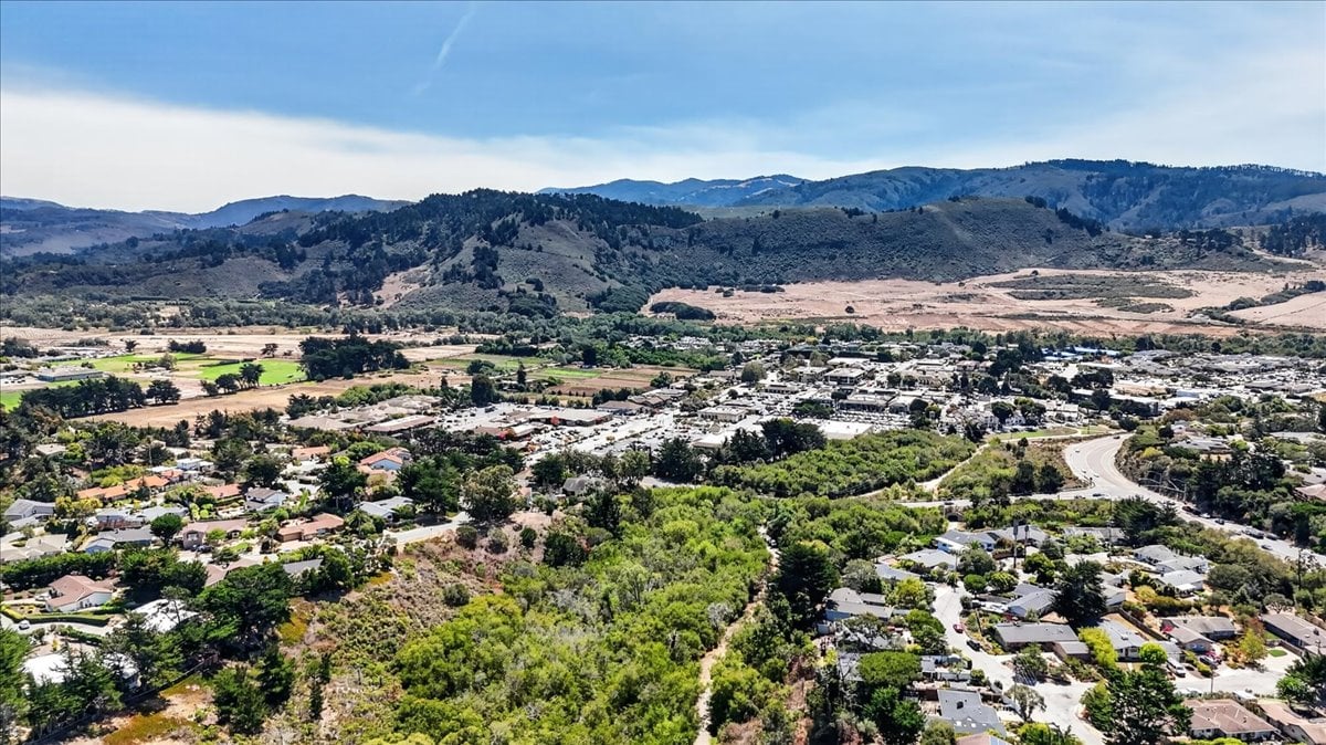 26085 Carmel Hills DR , CARMEL, CA 93923