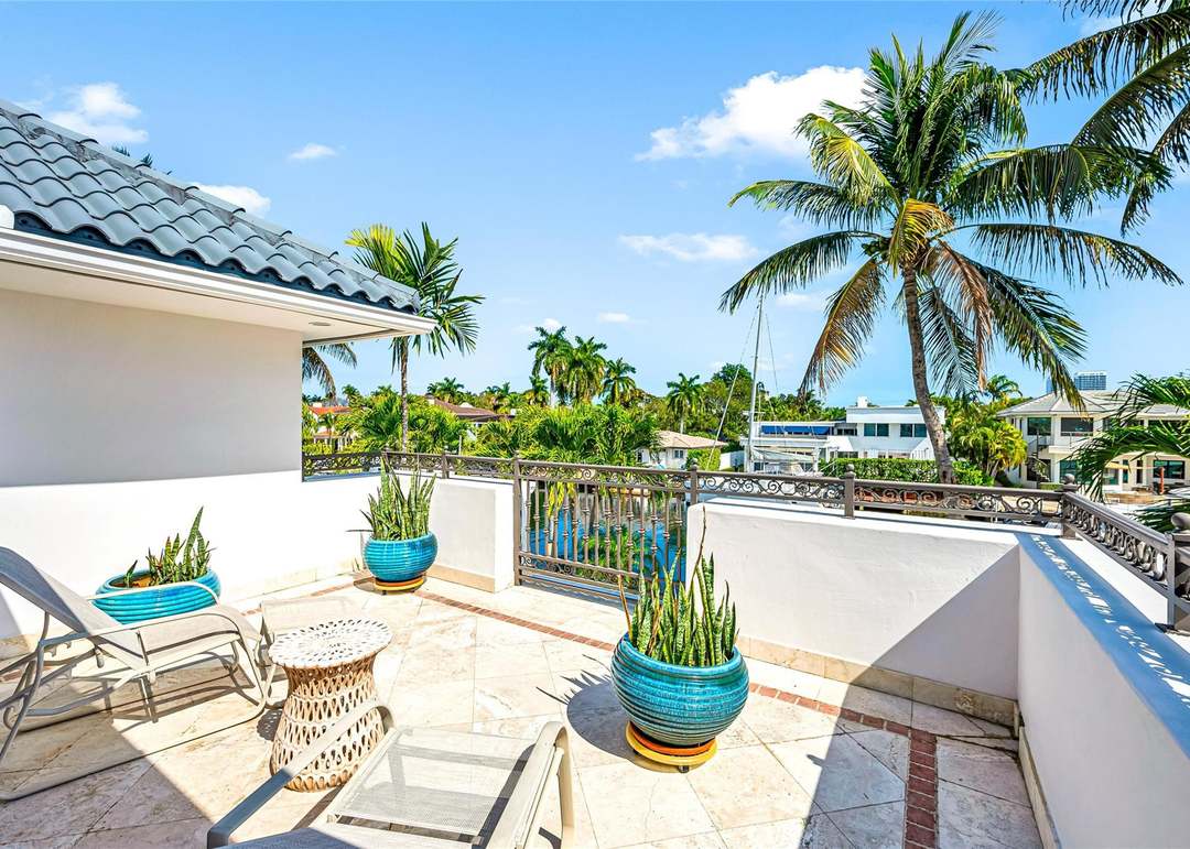 166 Royal Palm Dr