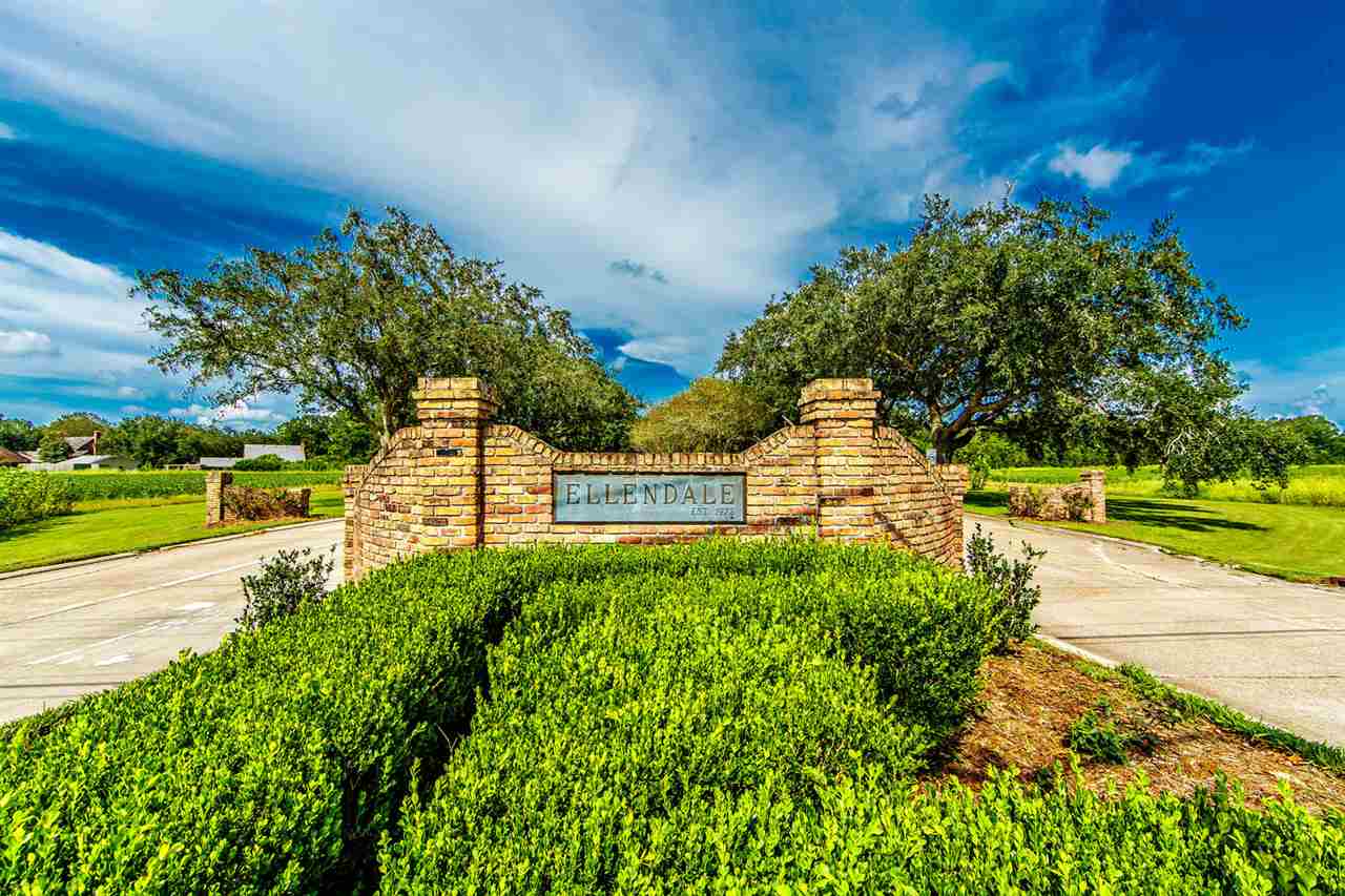 401 Oak Alley Drive