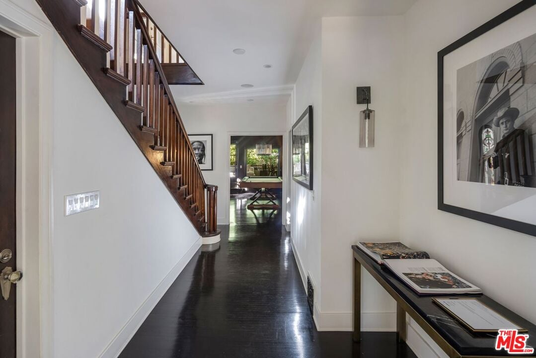 Velaris Estate, Laurel Canyon Blvd, 90046