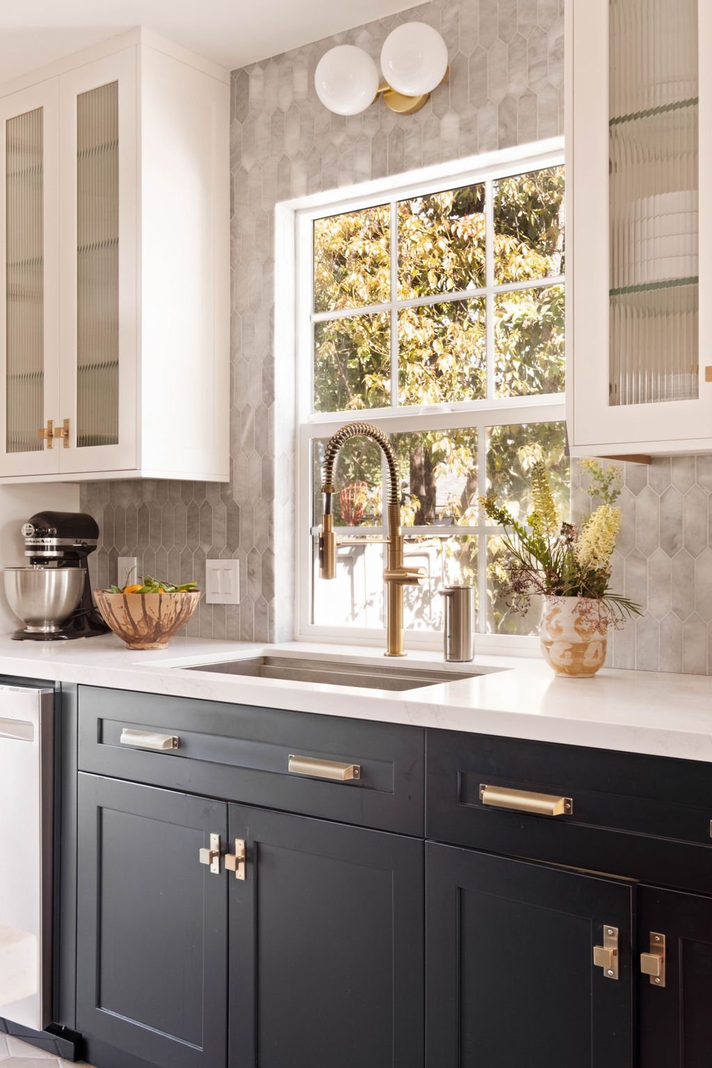 Effortless California Living in This Tarzana Ranch