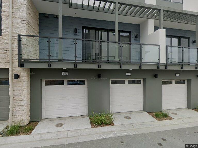 2735 Tiburon St