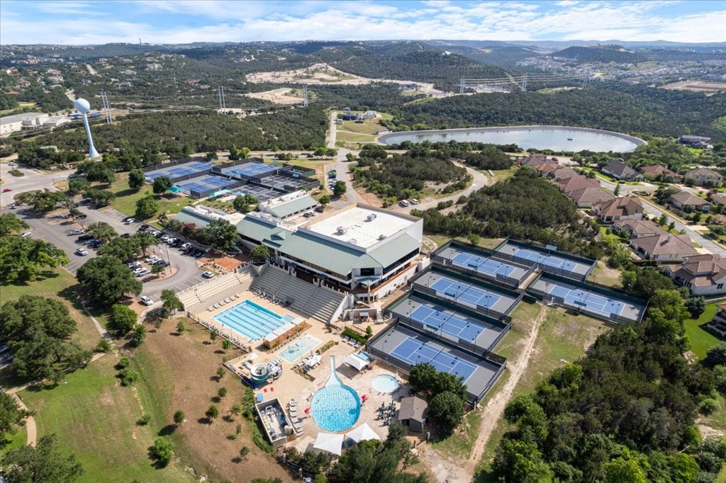 185 World of Tennis Sq