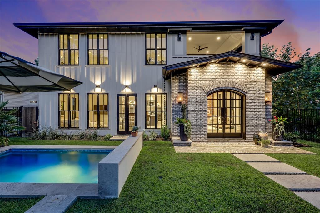 901 Wayside
