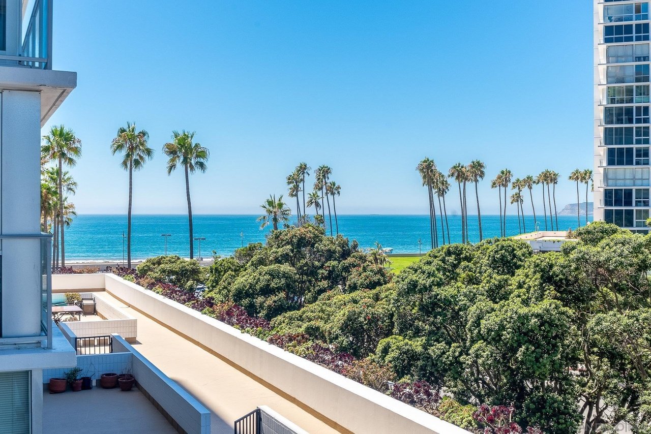 1810 Avenida Del Mundo #205