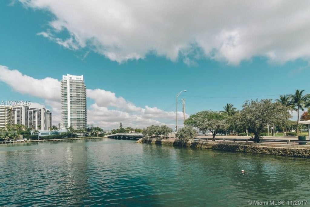 $1,000,000 Biscayne Bay Views for $374,900! Miami Beach Exclusive