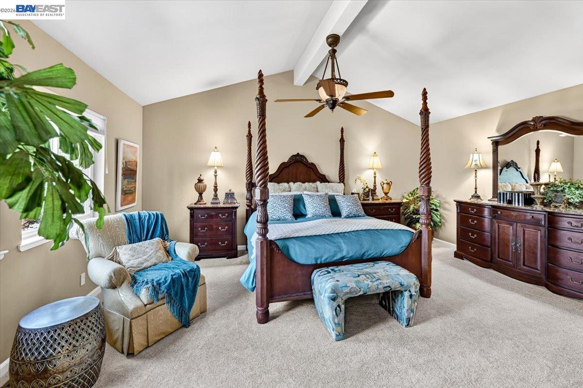 525 Silver Oak Ln