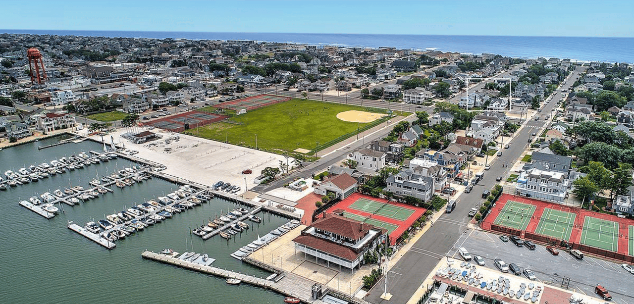 218 Ocean Street, Beach Haven