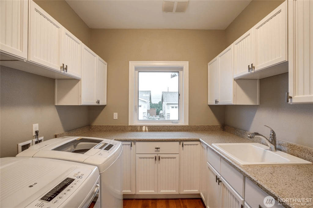 106 Village Dr