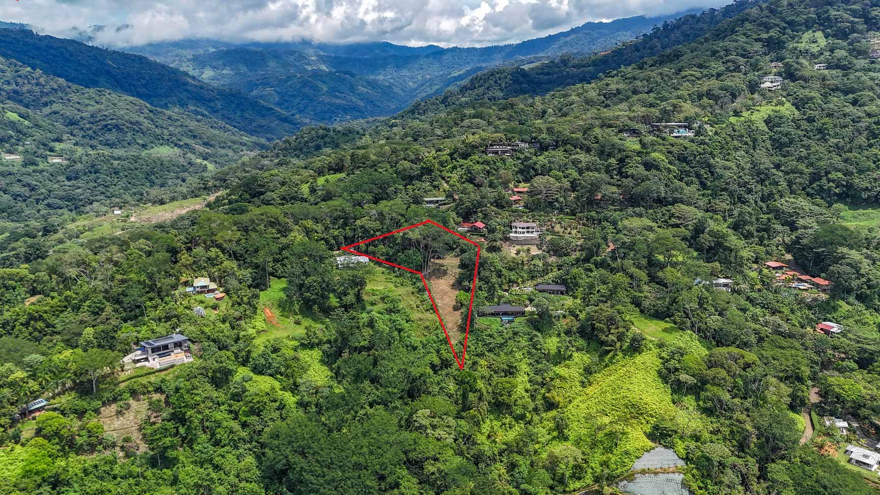 Large Uvita Lot With Whale’s Tail Ocean Views, Sunsets & Legal Water – Ready to Build!