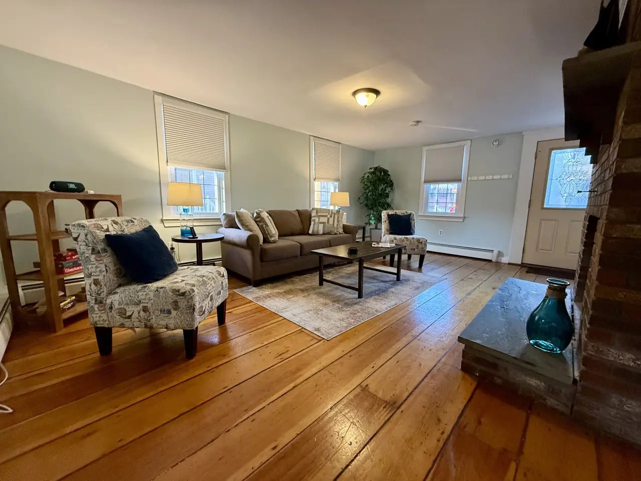 Central Newport 1BR Apartment