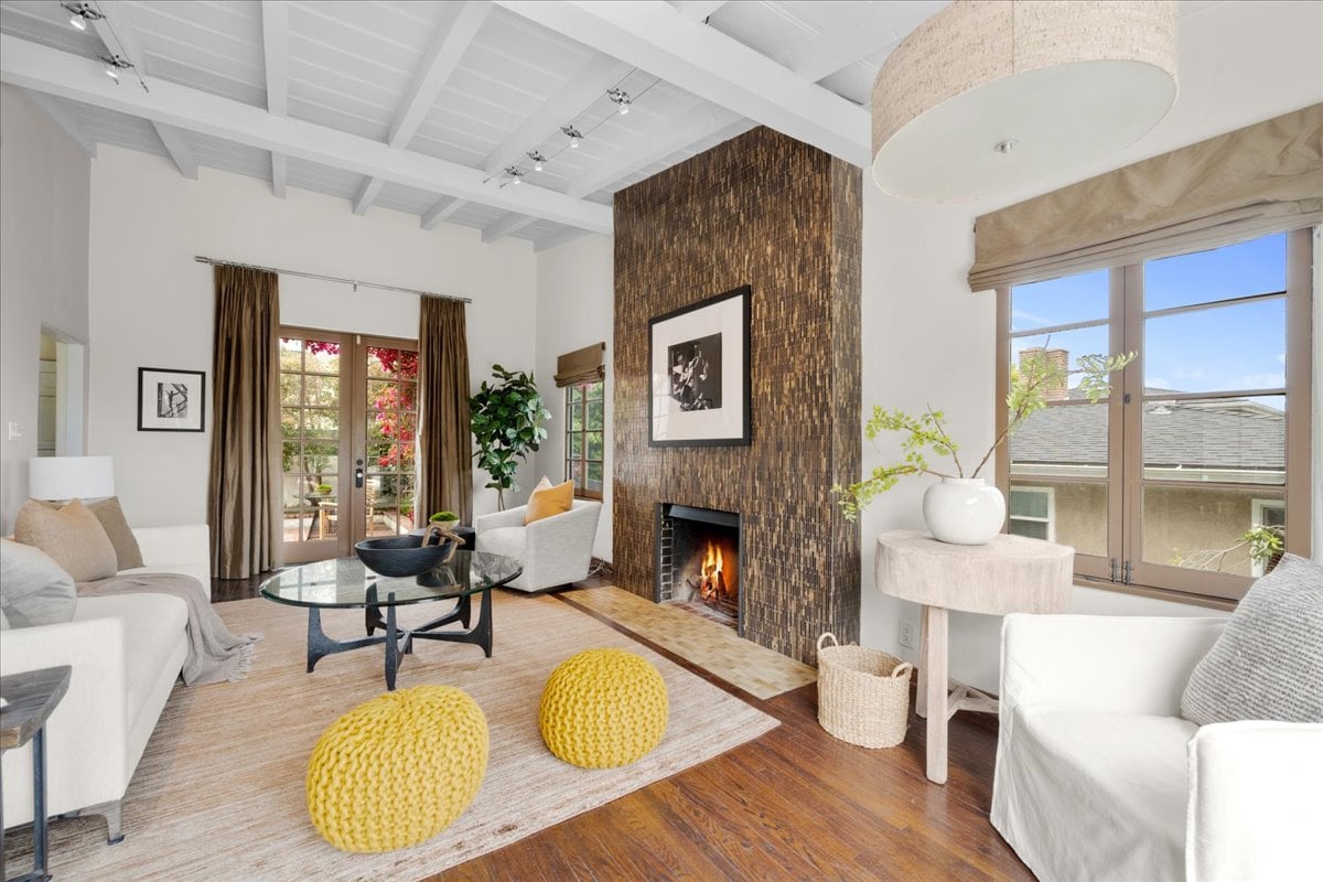 Lake Hollywood 4 + 2 Spanish Home with Views 