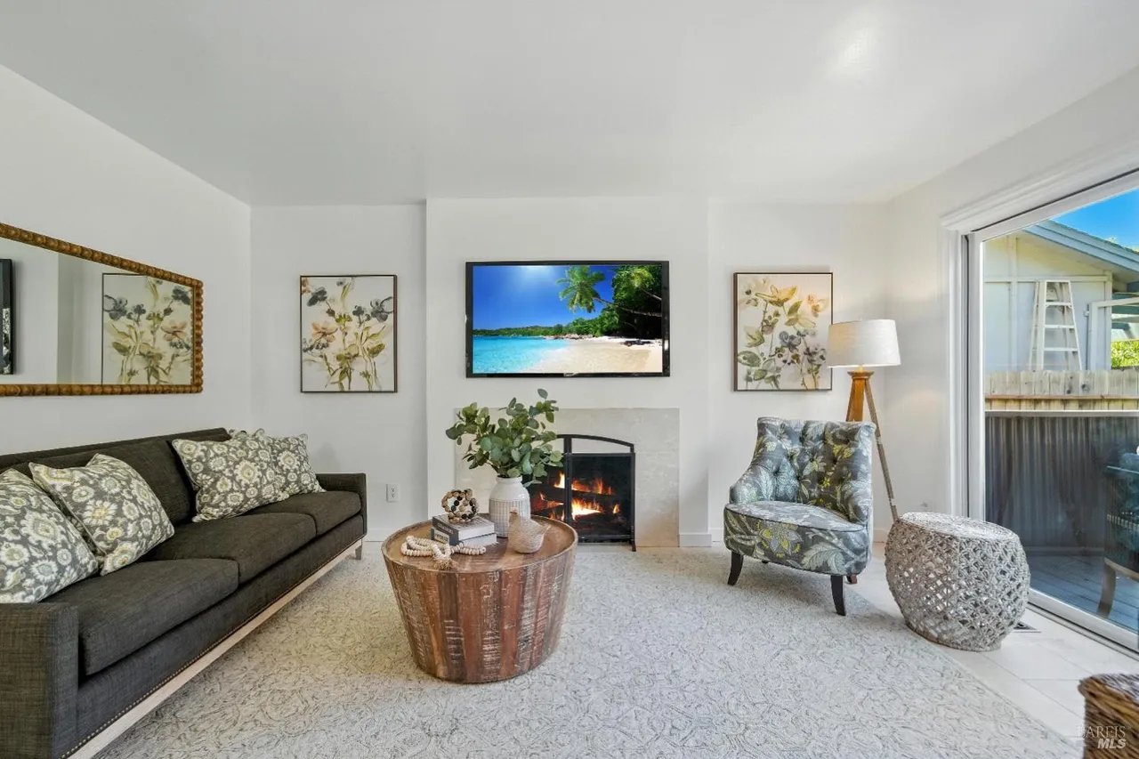 1925 Contra Costa Ave