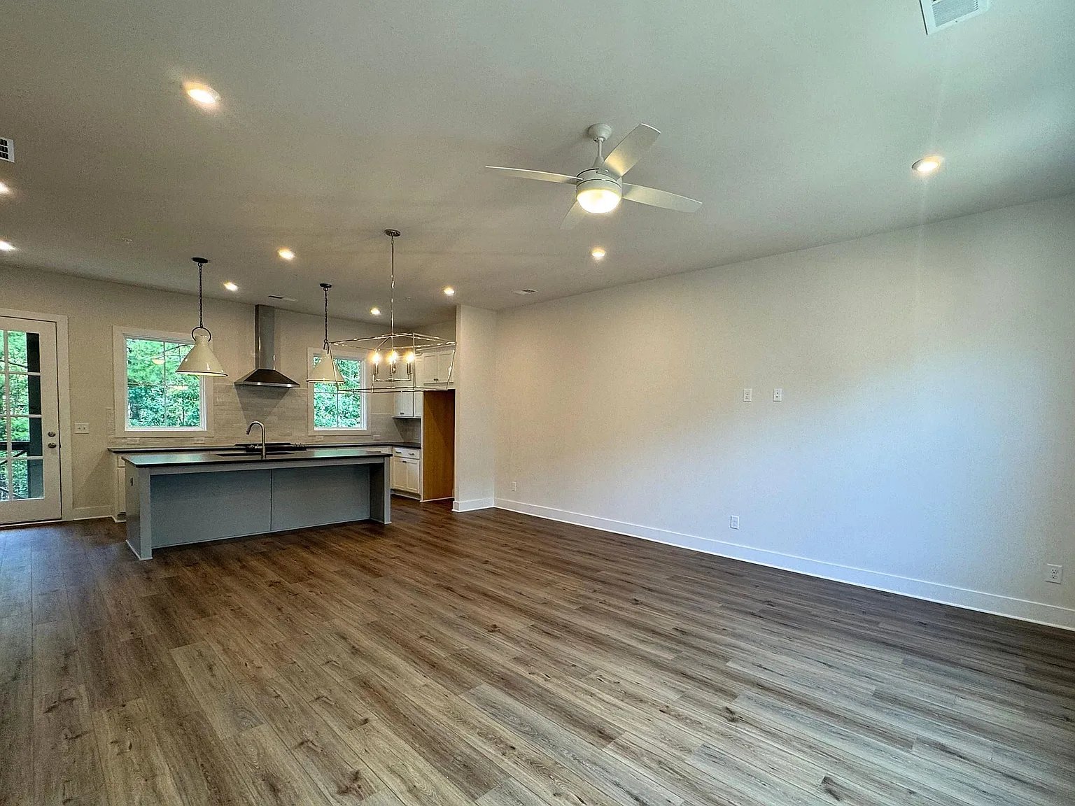 635 Firefly Cir
