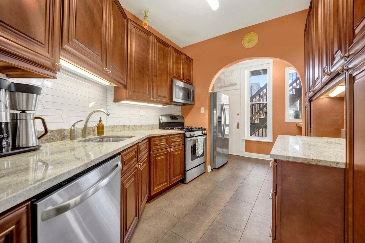 609 W Wellington Ave #1D