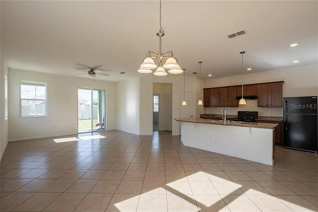 2570 Interlock Dr