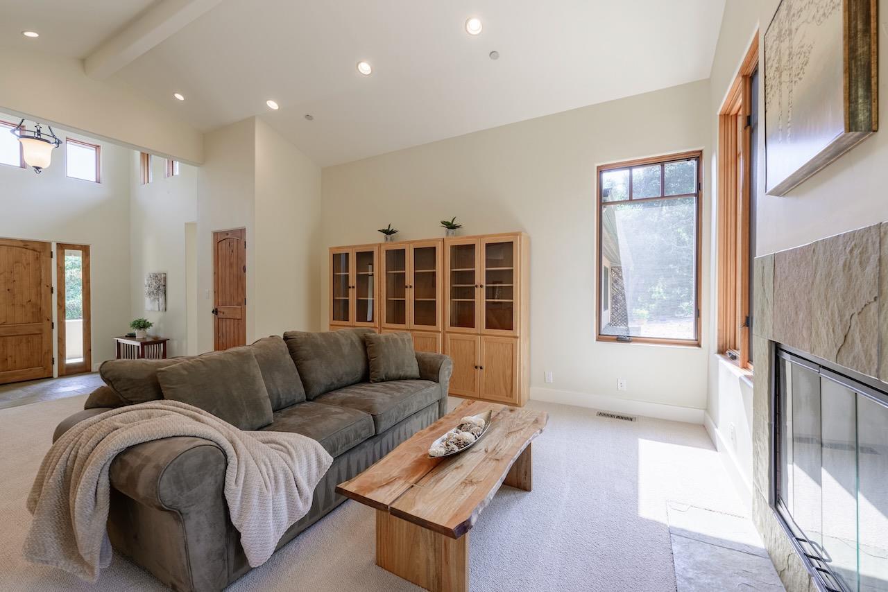 641 Fern Rdg