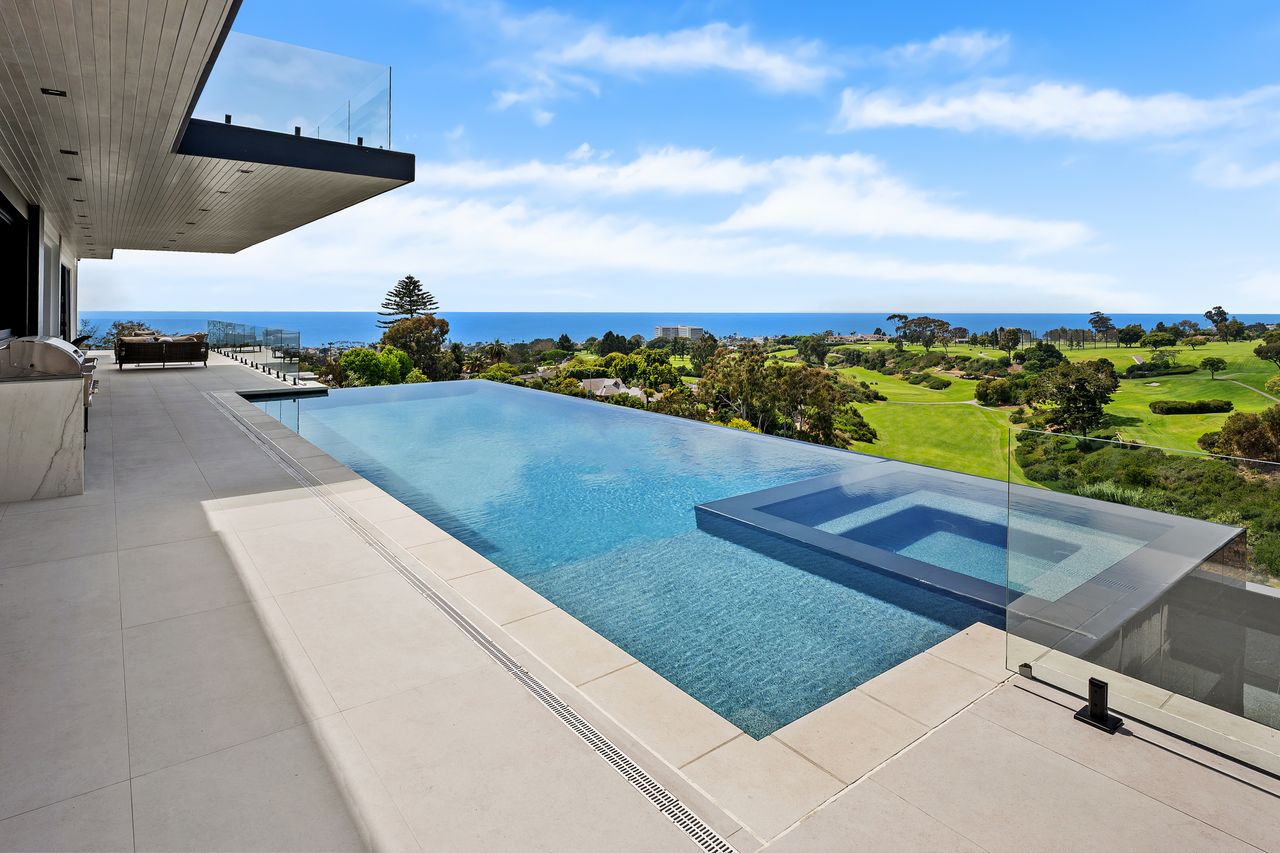 6627 Muirlands Dr, La Jolla, CA 92037