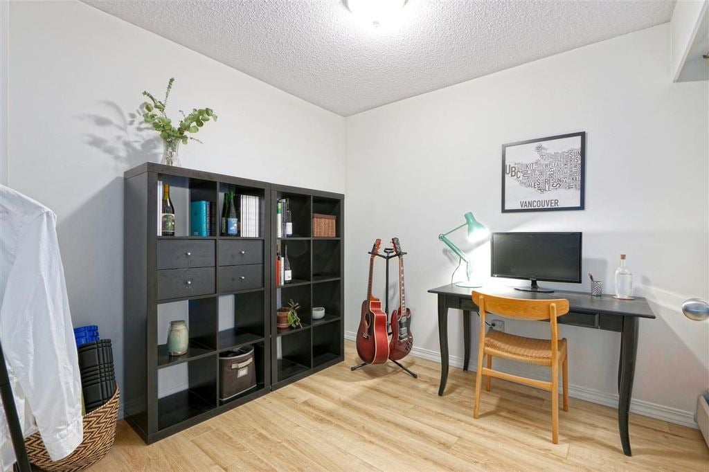 2255 York Ave, #109