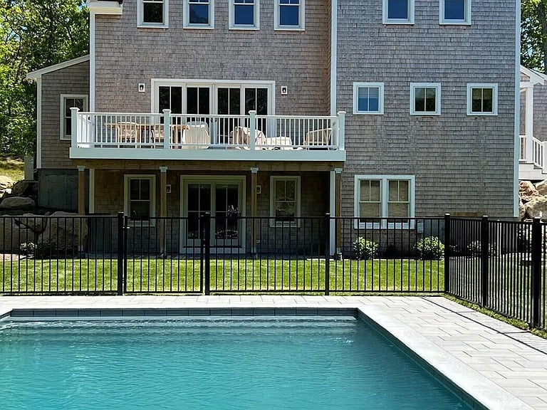 1526 Hyannis Rd