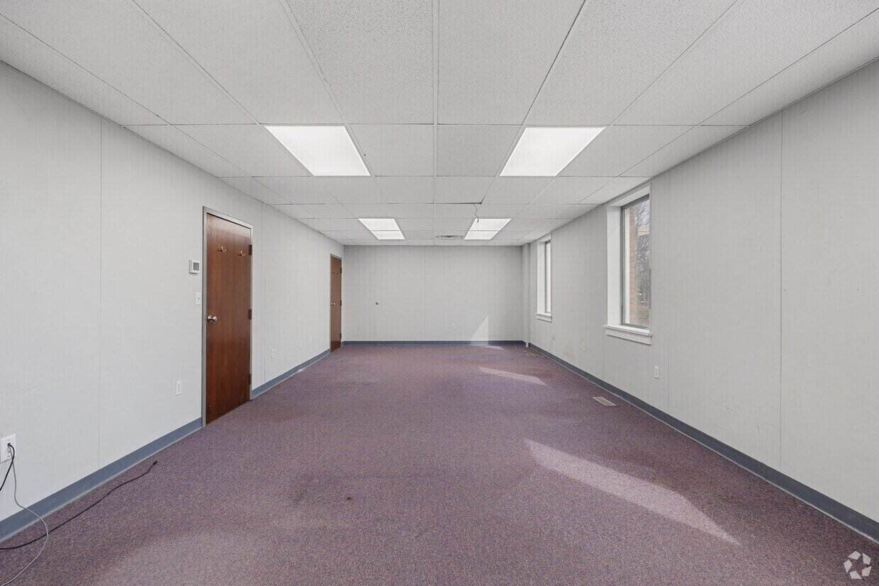 For Lease | 13,000 SF Two-Level Office Space | Prime Location Near I-95 & Downtown New Haven