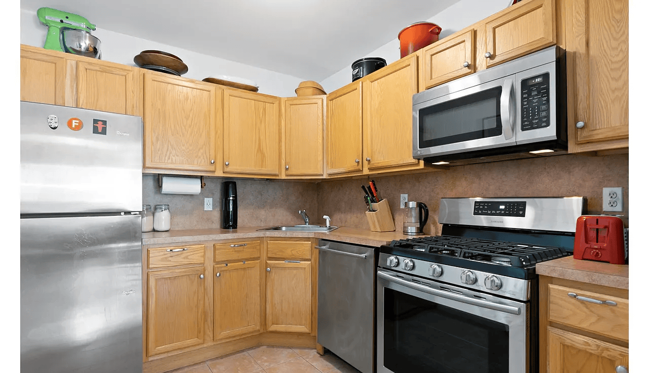 593 17th Street #4B