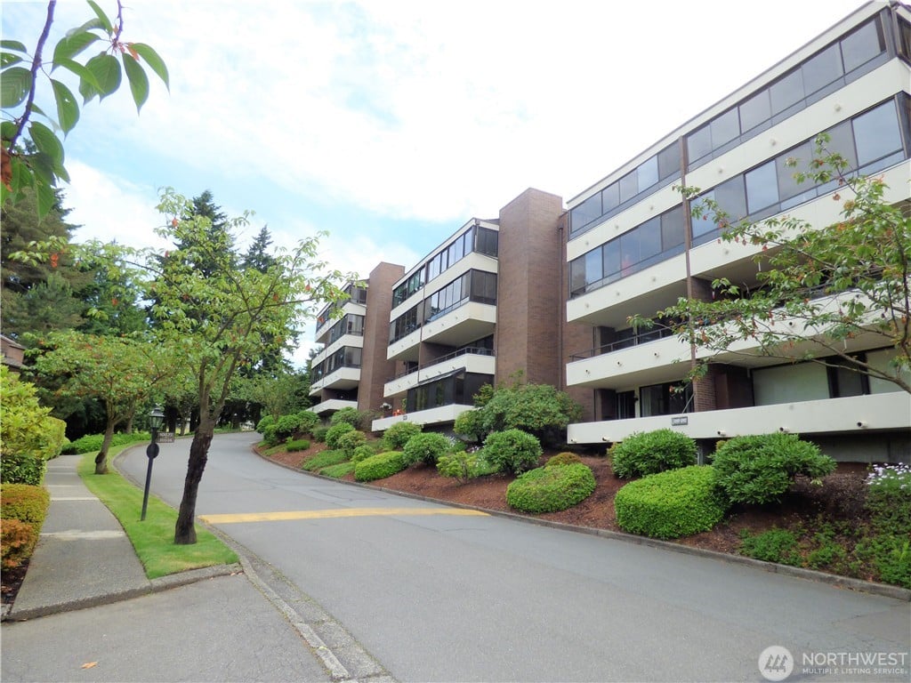 10911 Glen Acres Drive S #B