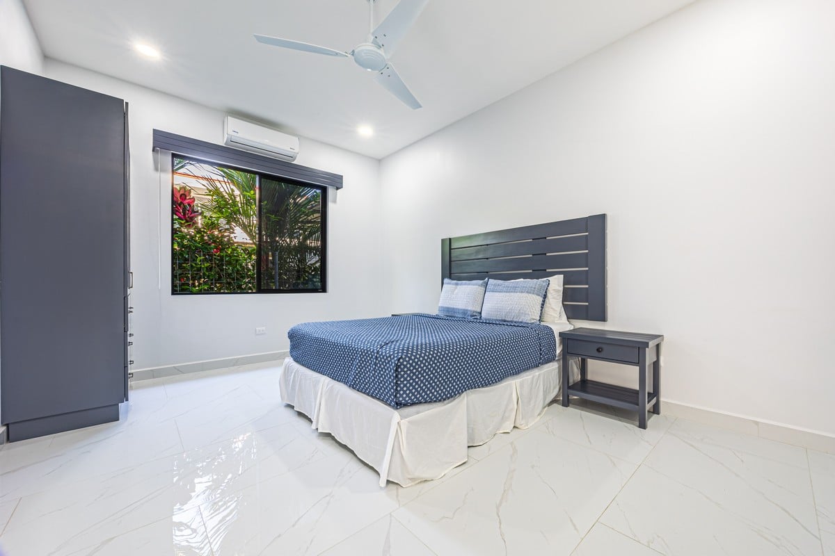 0.12 ACRES – 3 Bedrooms Newly Built Modern Home, With Pool & Privacy, Only 4min to the Beach!!!