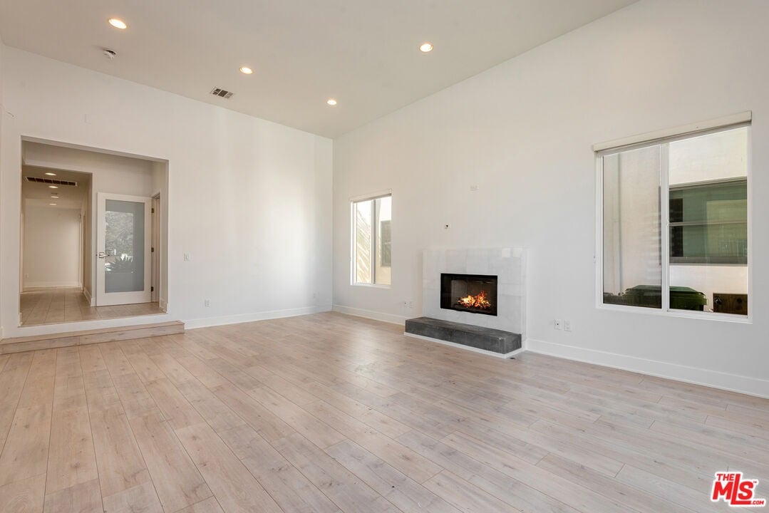 455 N La Jolla Ave