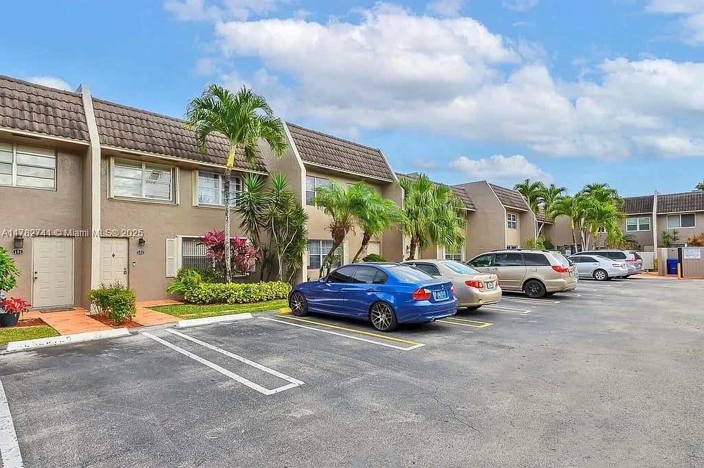 9050 NW 28th St Apt 114