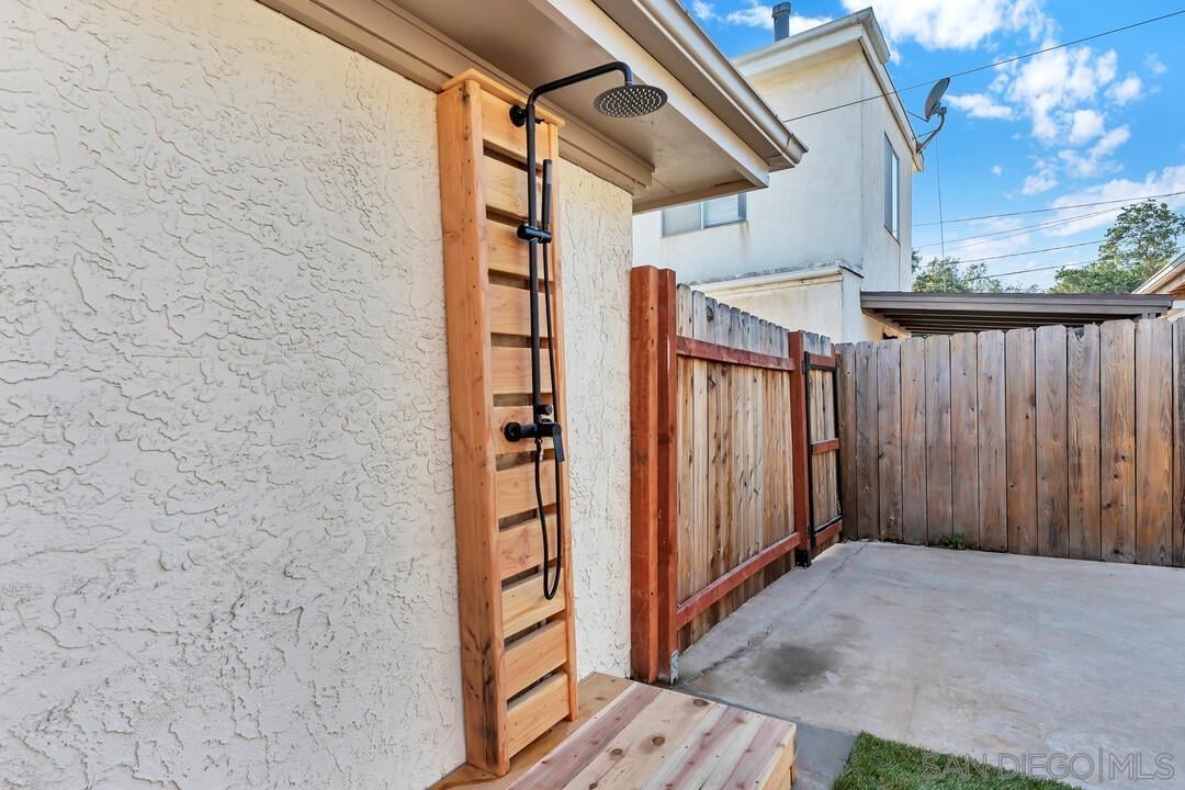 2275 Emerald St, San Diego, CA 92109