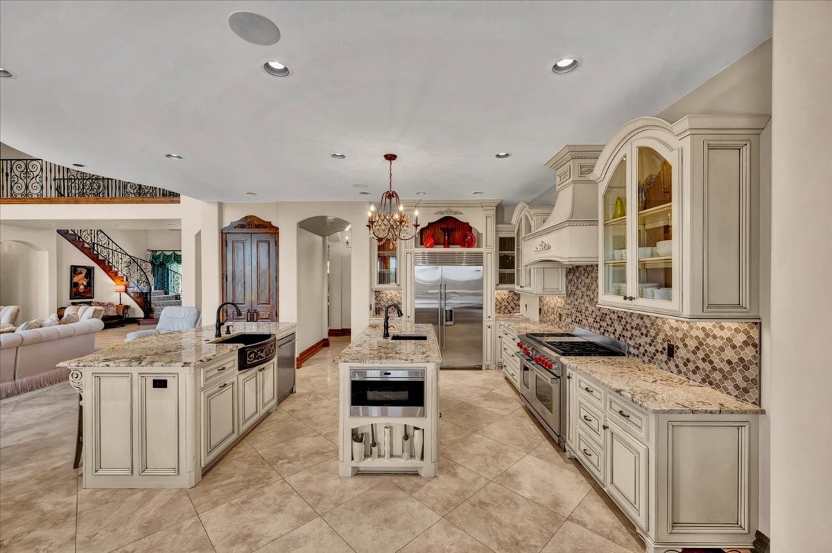 Casa Bella Estate – A Masterpiece of Luxury & Elegance in Mustang, Oklahoma - Wyatt Poindexter - The Agency 