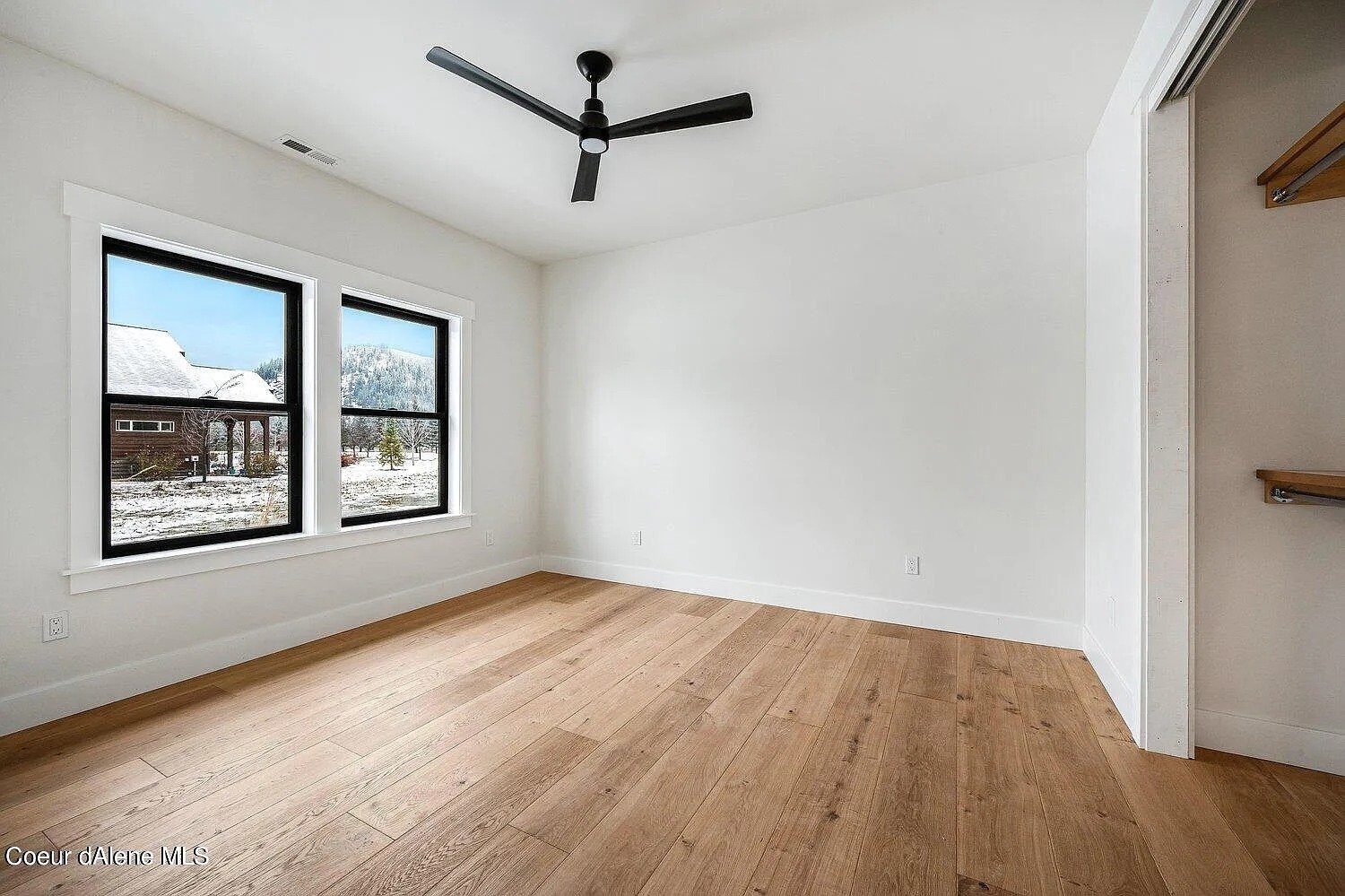 428 W Beach Ct