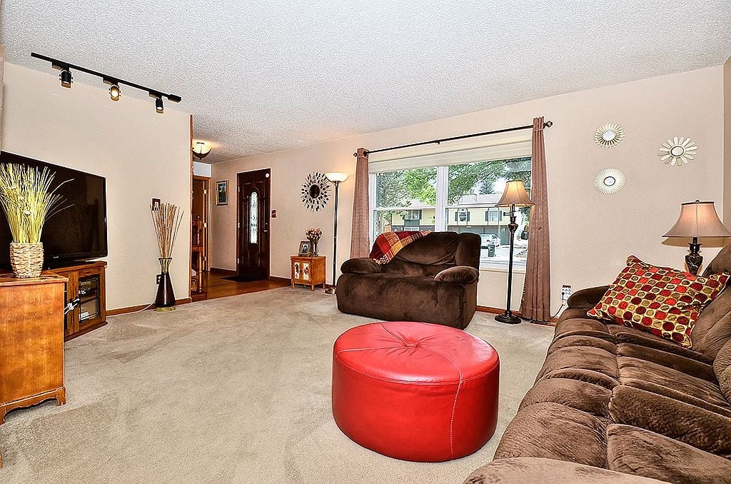 4338 Valencia Cir
