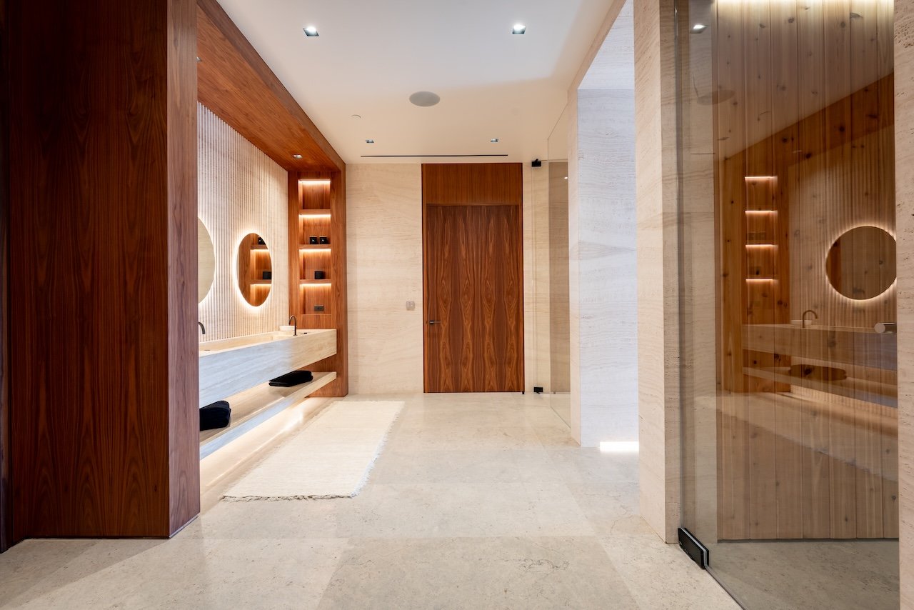 9056 St Ives