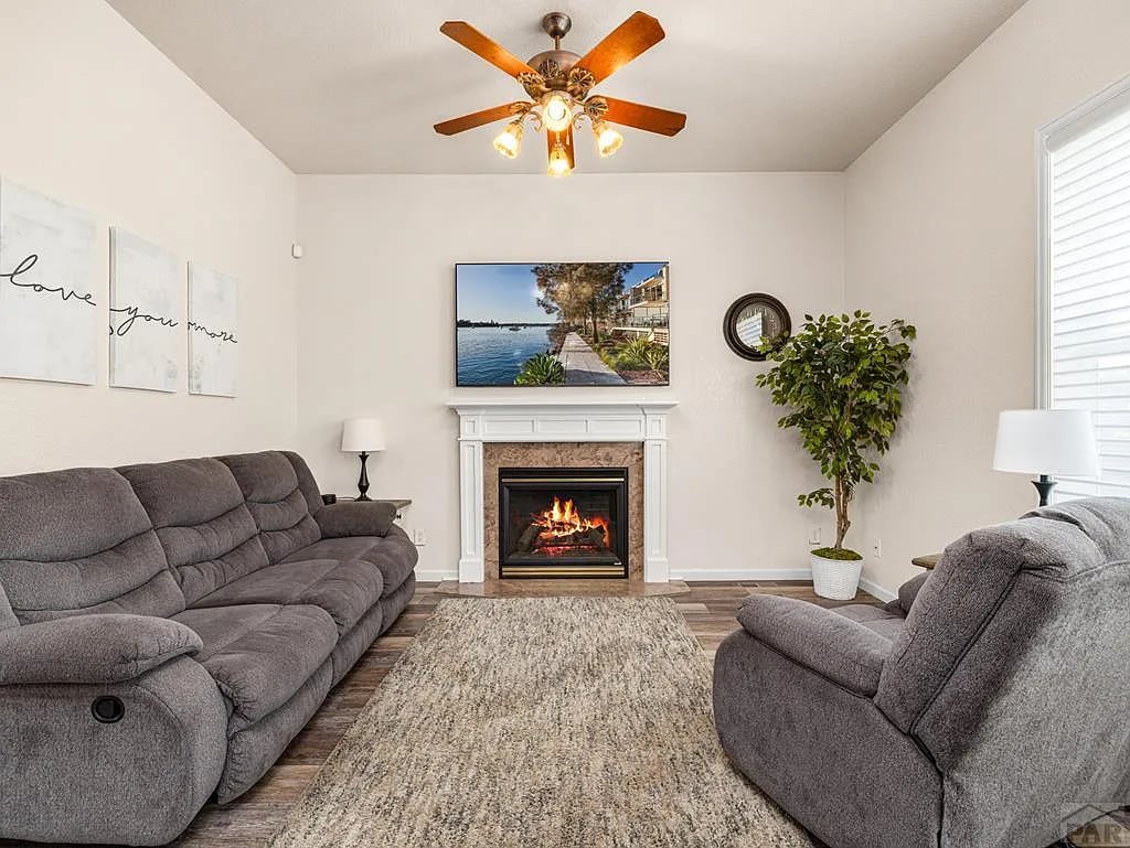 3938 Augusta Ln