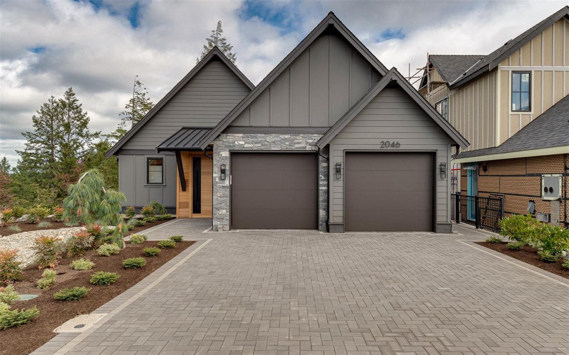 2046 Pinehurst Terr